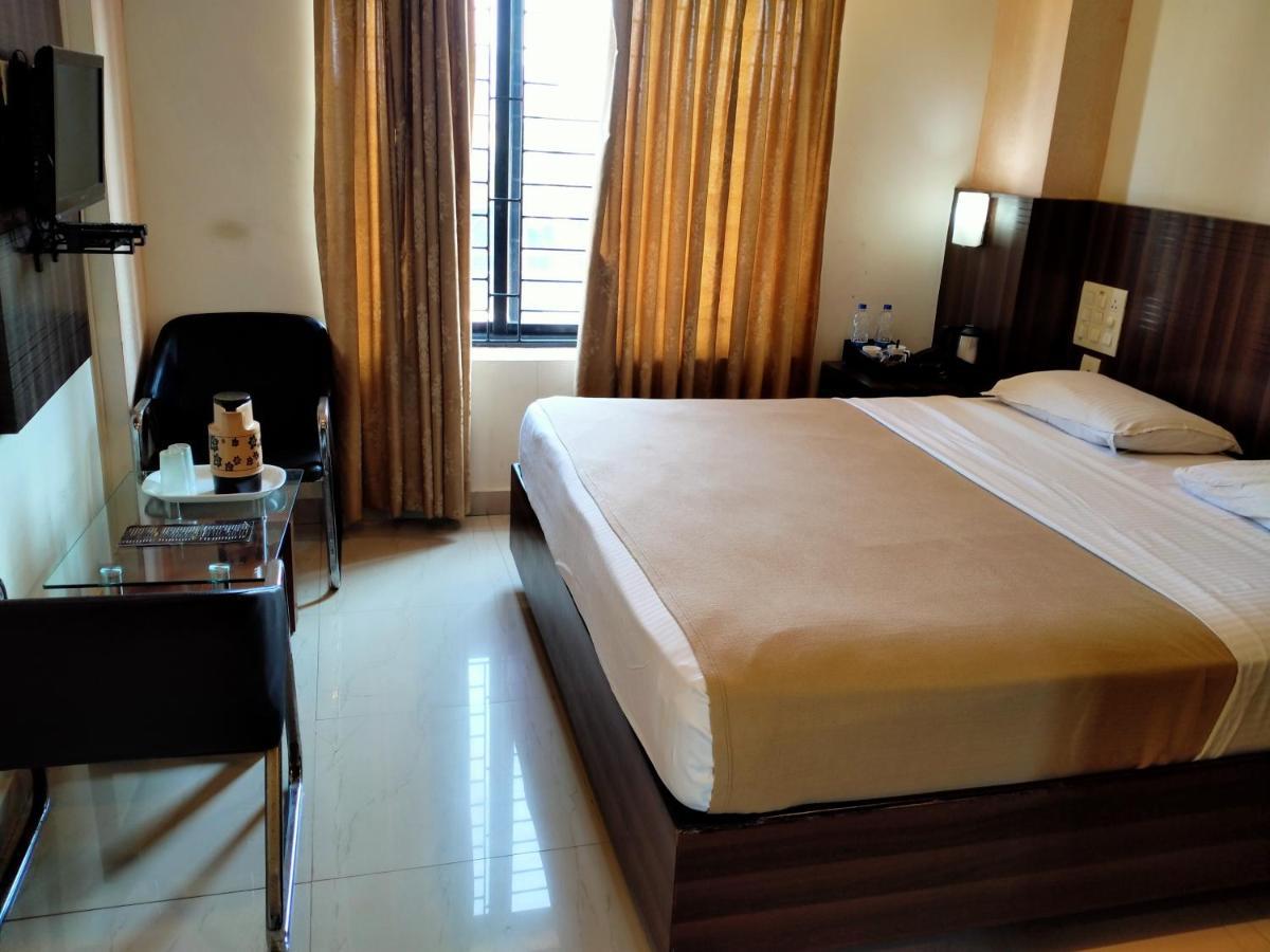 Hotel Green Park Suites Manipala Kültér fotó