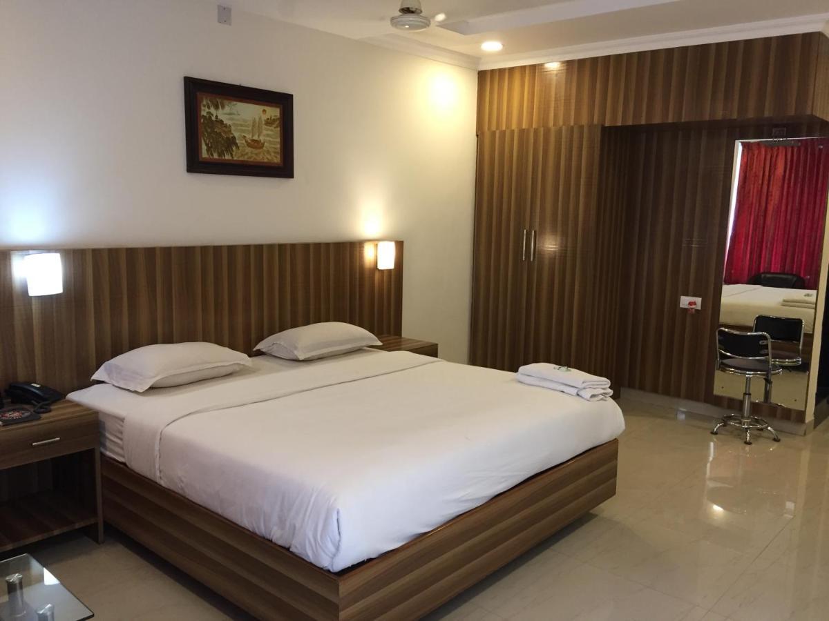 Hotel Green Park Suites Manipala Kültér fotó